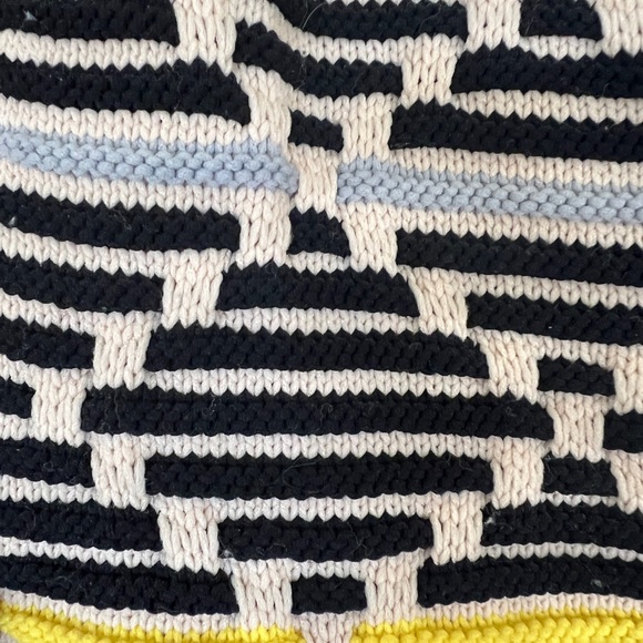 H&M patterned shrug cardigan, black and white pattern with yellow and blue - Picture 3 of 5